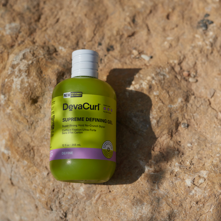 DevaCurl Supreme Defining Gel voor pluisvrije, gedefinieerde krullen